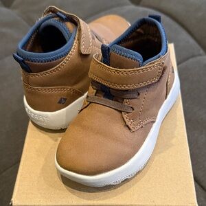 Toddler Brown Casual Sneakers with Navy Trim. Sperry. Size 6. Original box